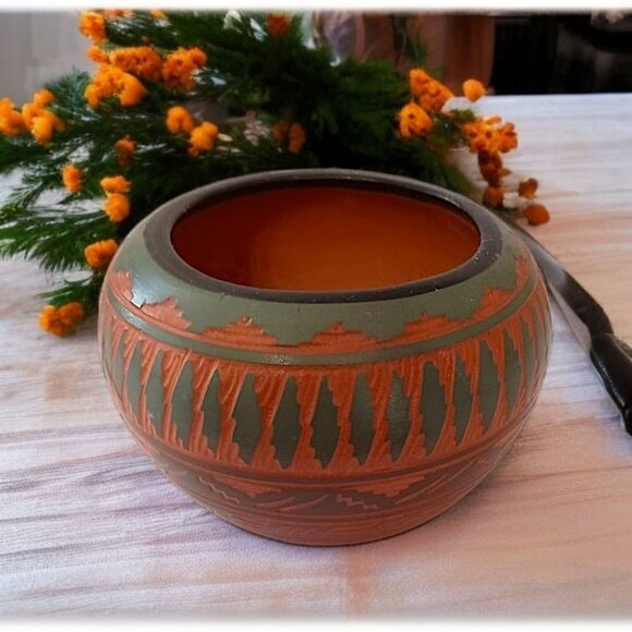 Navajo Etched Pottery Bowl Pot Mini Red Clay Native American Signed RV Handmade. - Picture 14 of 15